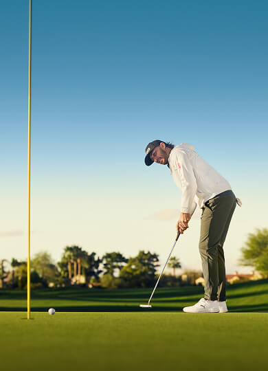 Pro Golfer & ZORYVE® (roflumilast) topical foam, 0.3% Patient, Max Homa, Putting a Golf Ball